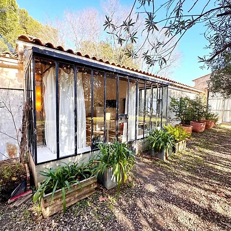 Сasa de vacaciones *l'orangeraie* Maison Avec Jardin, Tennis, Parking Nimes