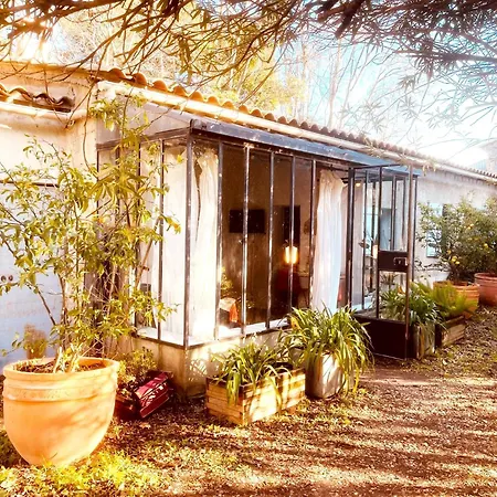 *l'orangeraie* Maison Avec Jardin, Tennis, Parking Сasa de vacaciones Nimes